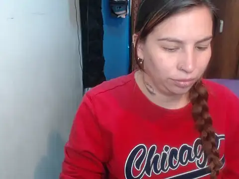 Snapshot of cloequeen15 chatting on 24, 2, 2026 cloequeen15 online show from 24, 2, 2026