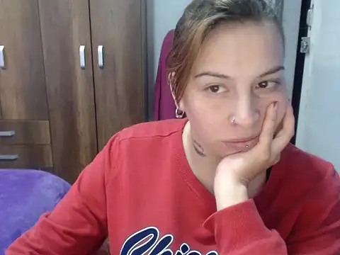 cloequeen15 online show from 9, 10, 2025