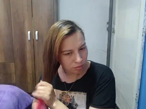 cloequeen15 online show from 27, 10, 2025