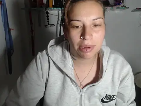 cloequeen15 online show from 24, 9, 2025