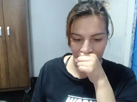 cloequeen15 online show from 12, 11, 2025