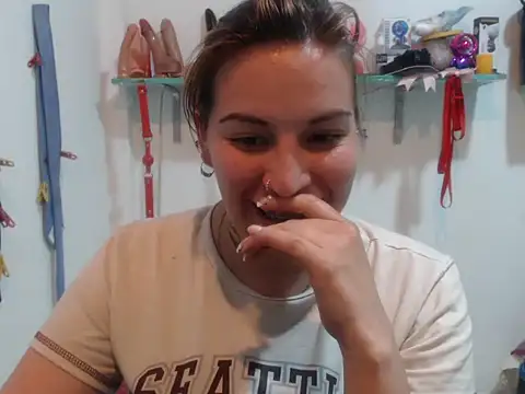 cloequeen15 online show from 8, 9, 2025