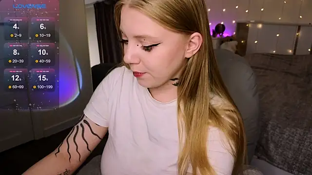 RebeccaAster online show from 9, 9, 2025