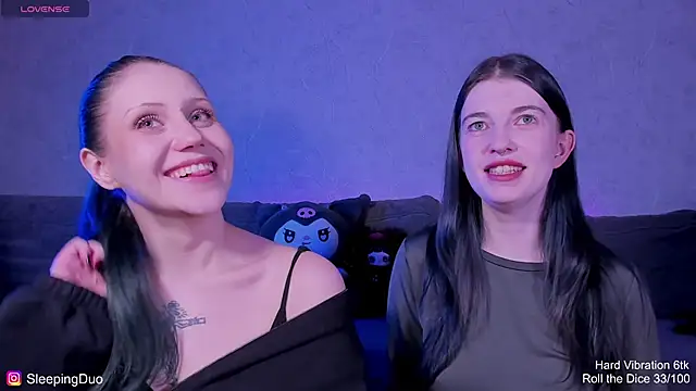 Snapshot of Threesomebabes chatting on 30, 5, 2026 Threesomebabes online show from 30, 5, 2026