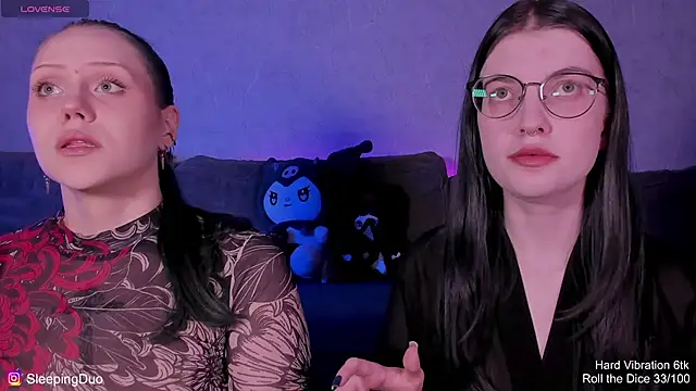 Snapshot of Threesomebabes chatting on 31, 5, 2026 Threesomebabes online show from 31, 5, 2026