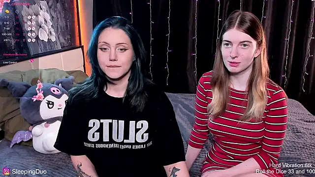 Snapshot of Threesomebabes chatting on 10, 11, 2025 Threesomebabes online show from 10, 11, 2025