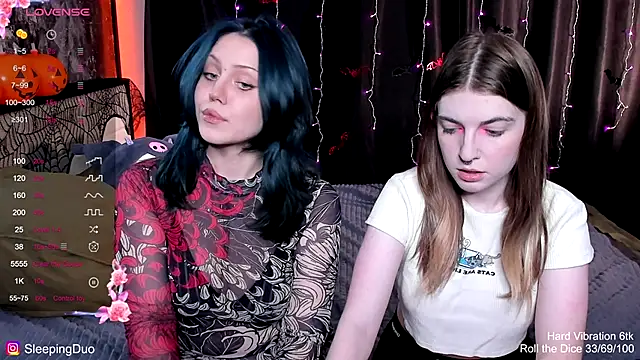 Snapshot of Threesomebabes chatting on 22, 10, 2025 Threesomebabes online show from 22, 10, 2025