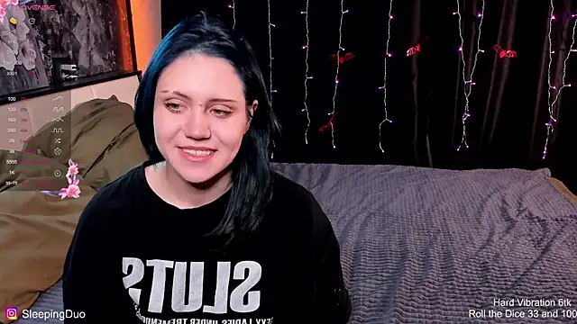 Snapshot of Threesomebabes chatting on 2, 11, 2025 Threesomebabes online show from 2, 11, 2025