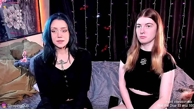 Snapshot of Threesomebabes chatting on 6, 11, 2025 Threesomebabes online show from 6, 11, 2025