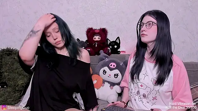 Snapshot of Threesomebabes chatting on 11, 5, 2026 Threesomebabes online show from 11, 5, 2026