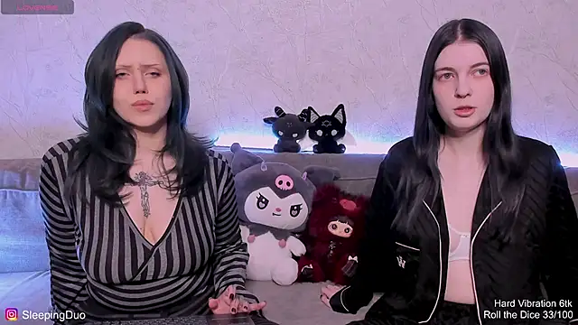 Snapshot of Threesomebabes chatting on 22, 5, 2026 Threesomebabes online show from 22, 5, 2026