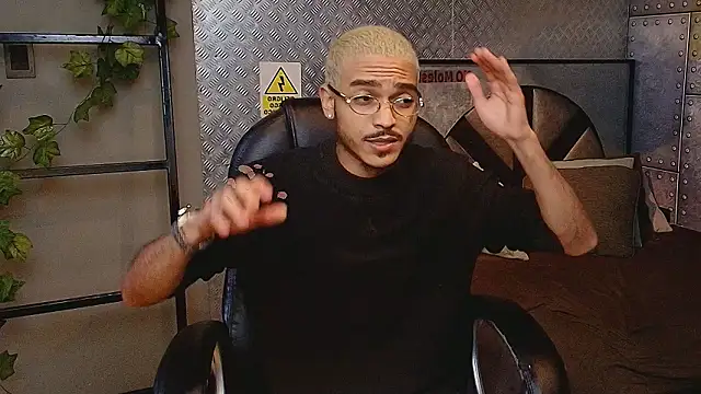 Snapshot of MarcusRain_ chatting on 5, 2, 2026 MarcusRain online show from 5, 2, 2026