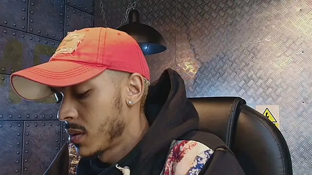 Snapshot of MarcusRain_ chatting on 18, 2, 2026 MarcusRain online show from 18, 2, 2026