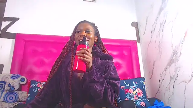LoloQueen5 online show from 20, 6, 2026