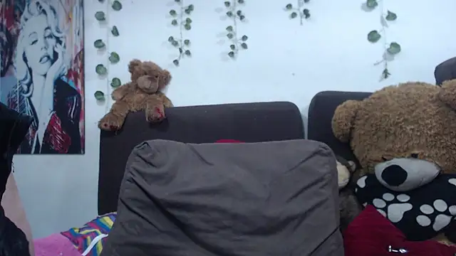 Samanta milf84 online show from 18, 4, 2026