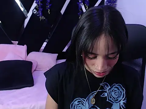 hazel 18  online show from 11, 4, 2026