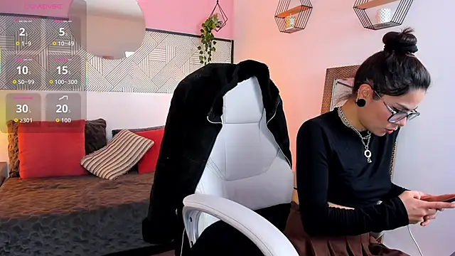 Snapshot of Esmeralda_CO chatting on 7, 11, 2025 Esmeralda CO online show from 7, 11, 2025