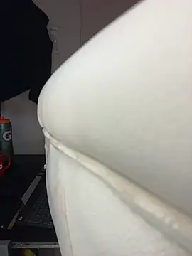 Snapshot of Esmeralda_CO chatting on 2, 12, 2025 Esmeralda CO online show from 2, 12, 2025