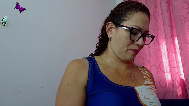 Snapshot of TifanyQueen_ chatting on 23, 9, 2025 TifanyQueen online show from 23, 9, 2025