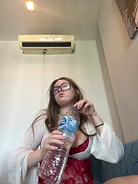 Snapshot of cherryrosealiee chatting on 14, 7, 2026 cherryrosealiee online show from 14, 7, 2026
