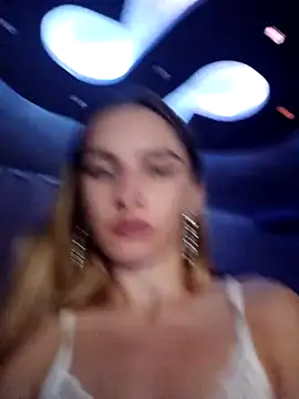 Mr And Mrs Kiss online show from 23, 9, 2025