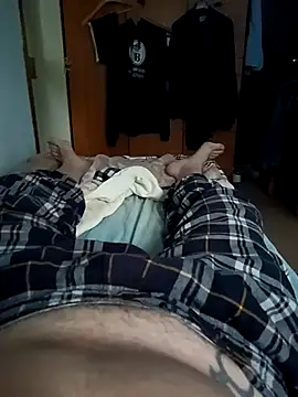 Snapshot of Empi19cm chatting on 9, 11, 2025 Empi19cm online show from 9, 11, 2025