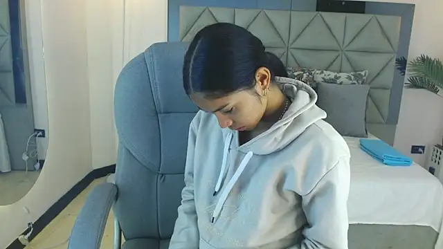 Milaa Star  online show from 22, 11, 2025