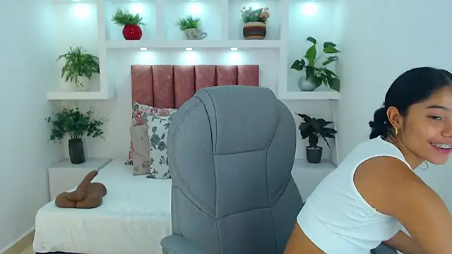 Milaa Star  online show from 5, 2, 2026