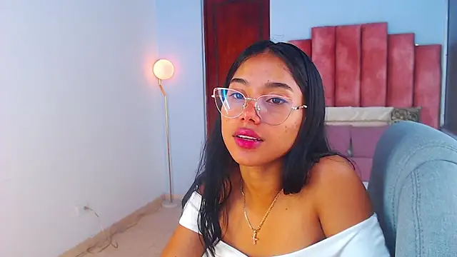 Milaa Star  online show from 3, 10, 2025