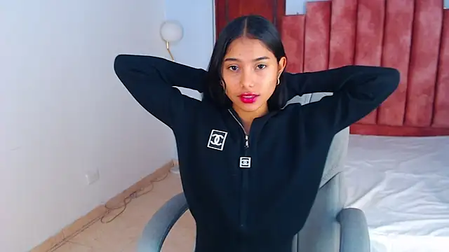 Milaa Star  online show from 9, 10, 2025