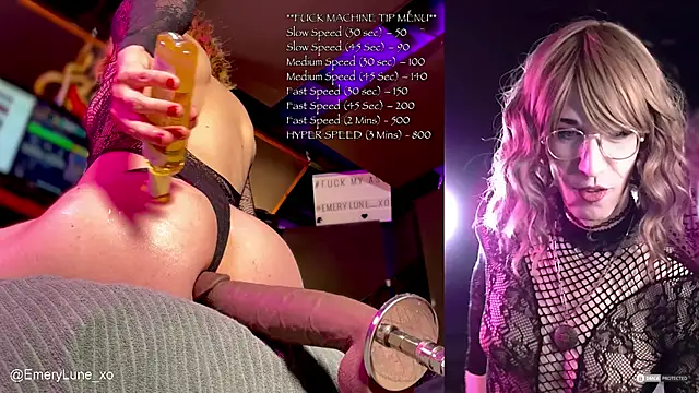 Snapshot of EmeryLune_xo chatting on 11, 11, 2025 EmeryLune xo online show from 11, 11, 2025