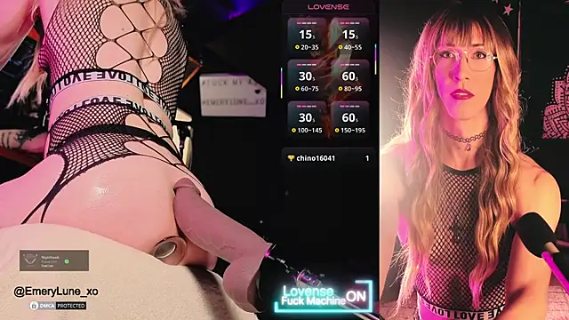 Snapshot of EmeryLune_xo chatting on 22, 12, 2025 EmeryLune xo online show from 22, 12, 2025