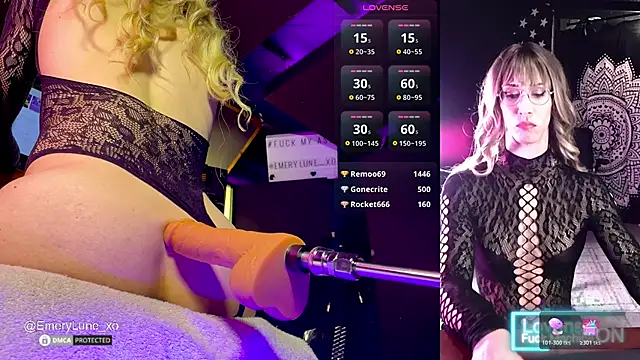 Snapshot of EmeryLune_xo chatting on 4, 12, 2025 EmeryLune xo online show from 4, 12, 2025