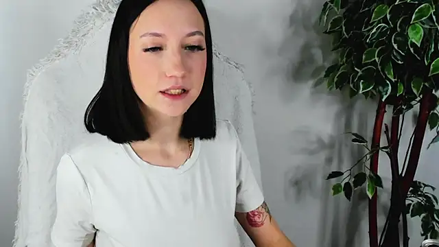 Snapshot of EileenMoores chatting on 18, 9, 2025 EileenMoores online show from 18, 9, 2025