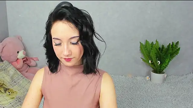 EileenMoores online show from 4, 12, 2025