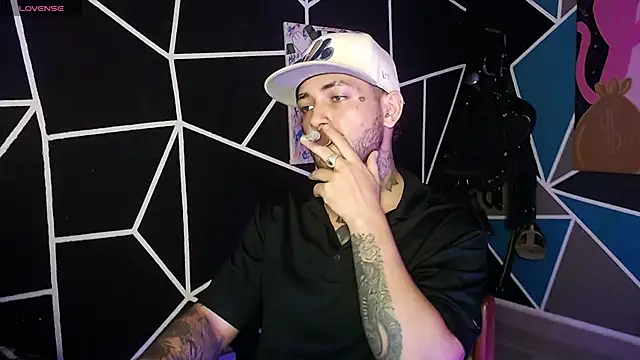 nicolastorres99 online show from 25, 10, 2025