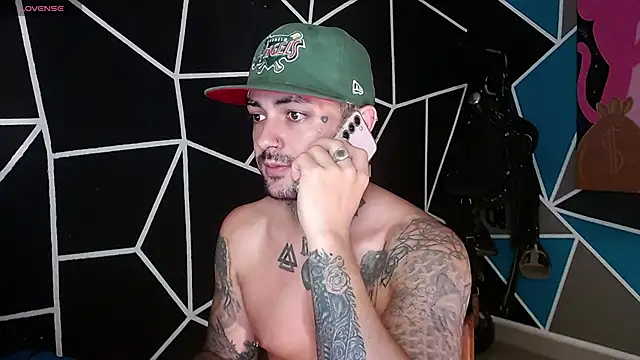 nicolastorres99 online show from 28, 10, 2025