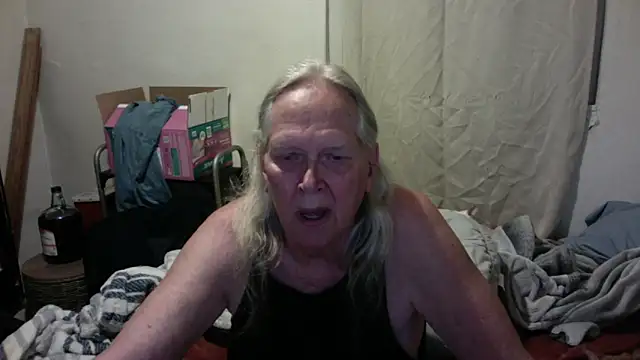 Snapshot of OldLadySara chatting on 29, 5, 2026 OldLadySara online show from 29, 5, 2026