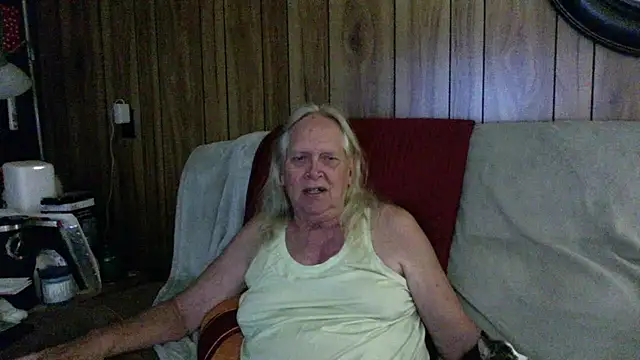 Snapshot of OldLadySara chatting on 14, 7, 2026 OldLadySara online show from 14, 7, 2026