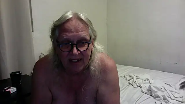 OldLadySara online show from 17, 9, 2025