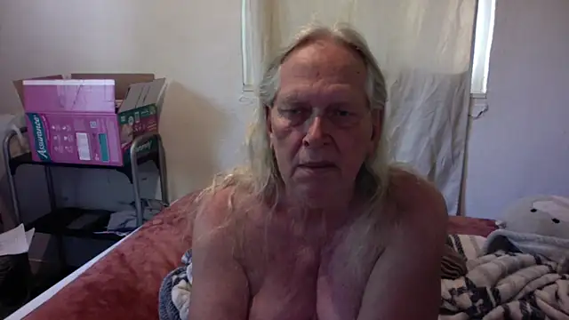 Snapshot of OldLadySara chatting on 16, 6, 2026 OldLadySara online show from 16, 6, 2026