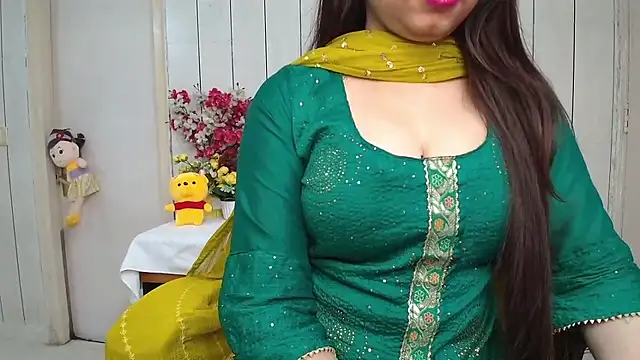 Snapshot of ruby100 chatting on 6, 2, 2026 ruby100 online show from 6, 2, 2026