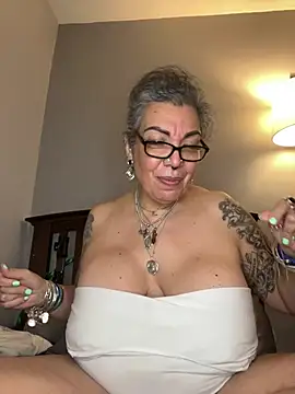 dieseldame1313 online show from 13, 3, 2025