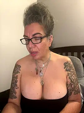 dieseldame1313 online show from 19, 9, 2025