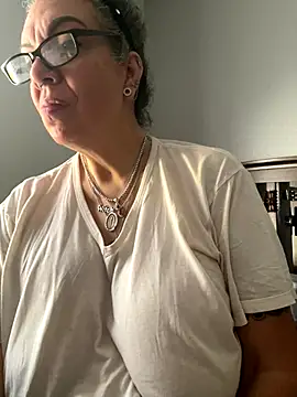 dieseldame1313 online show from 17, 11, 2025