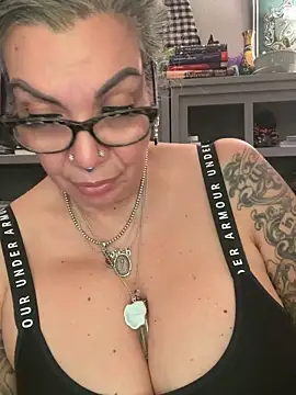 dieseldame1313 online show from 21, 5, 2026