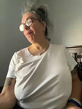 dieseldame1313 online show from 11, 11, 2025