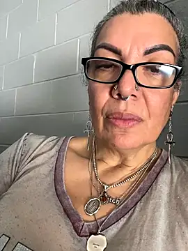 dieseldame1313 online show from 28, 10, 2025