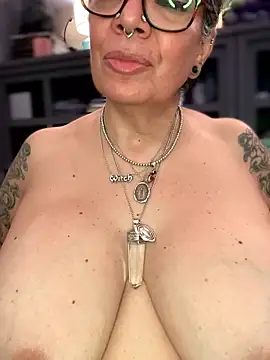 dieseldame1313 online show from 24, 3, 2026