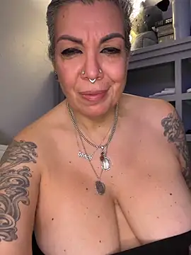 dieseldame1313 online show from 12, 2, 2026